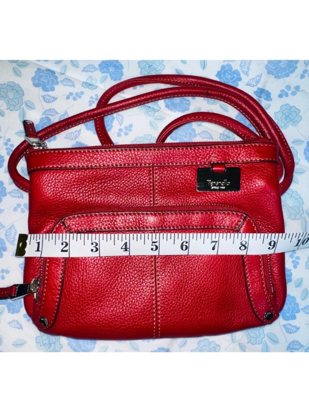 Tignanello Red Leather Crossbody Bag With Silver Hardware & Chain Print Lining - Picture 7 of 9